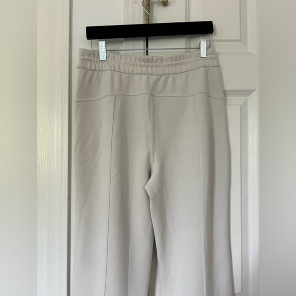 NWOT LULULEMON Softstreme High-Rise Pant- short - Picture 4 of 11